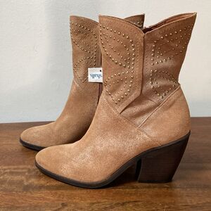 Suede Lucky Brand Lakelon Booties Almond Toe